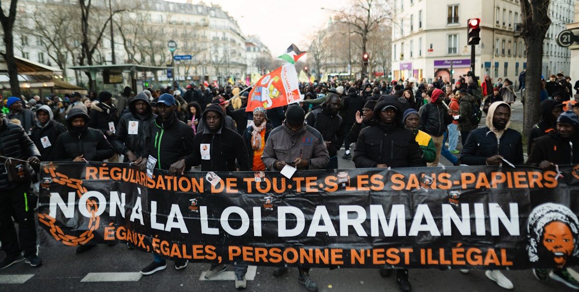 contre la loi immigration